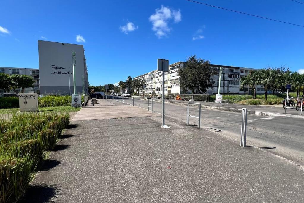 לז אבים Appartement Proche Aeroport Au Rez-De-Chaussee מראה חיצוני תמונה